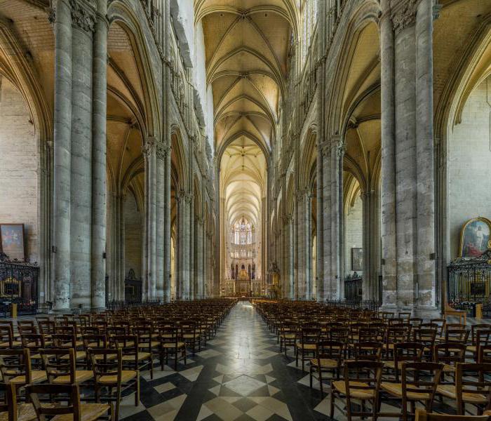 Opis katedry w Amiens