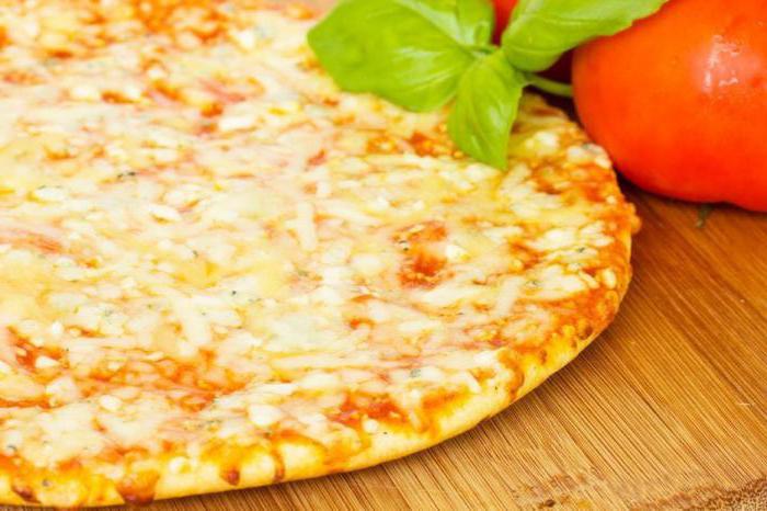 kako kuhati štiri pizze s sirom