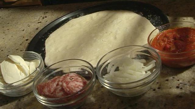 домашно приготвена пица с кайма