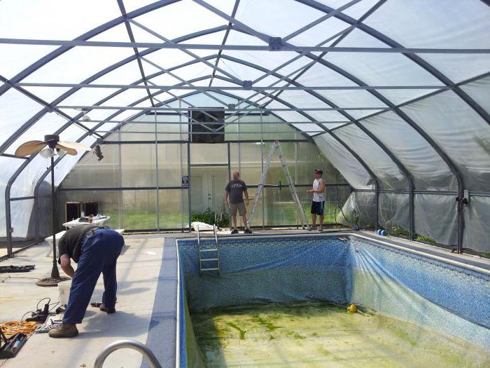 bazén v polykarbonátovém skleníku s vlastními rukama