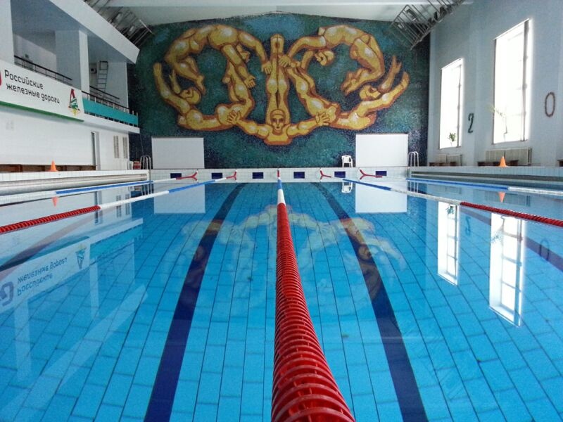 Lokomotiw-Szmaragdowy basen Jekaterynburg