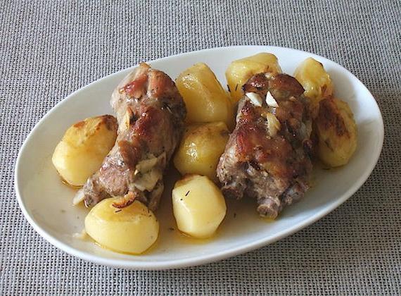 kako kuhati svinjetinu s krumpirom