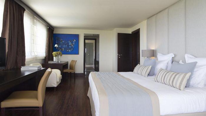 porto carras sithonia hotel 5 pokój opis