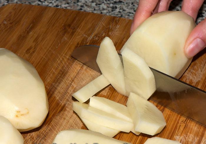 brambory v zakysané smetaně v pomalém sporáku