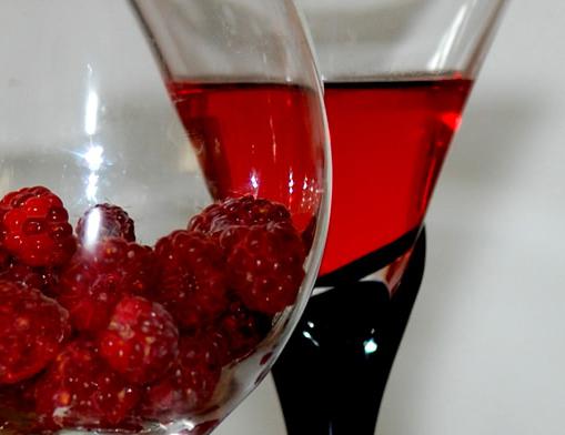 malinový likér a domácí víno