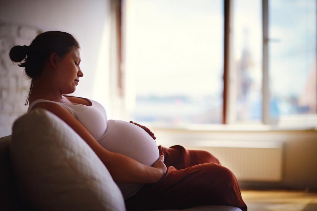 břicho 5 měsíců těhotenství