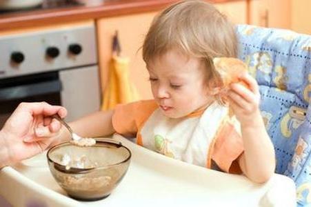 Odżywianie dla dzieci w wieku 11 miesięcy