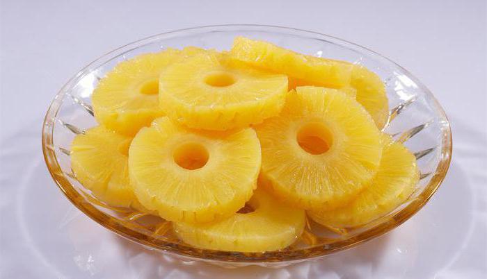 warstwowa sałatka z ananasem