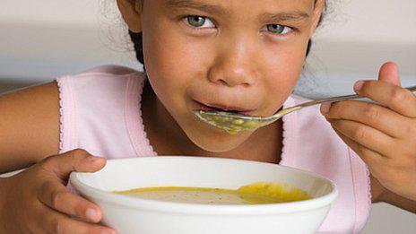zuppa di purea di zucca per bambino