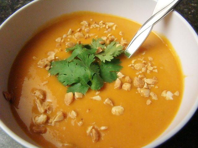 zuppa di zucca purea ad alto contenuto calorico
