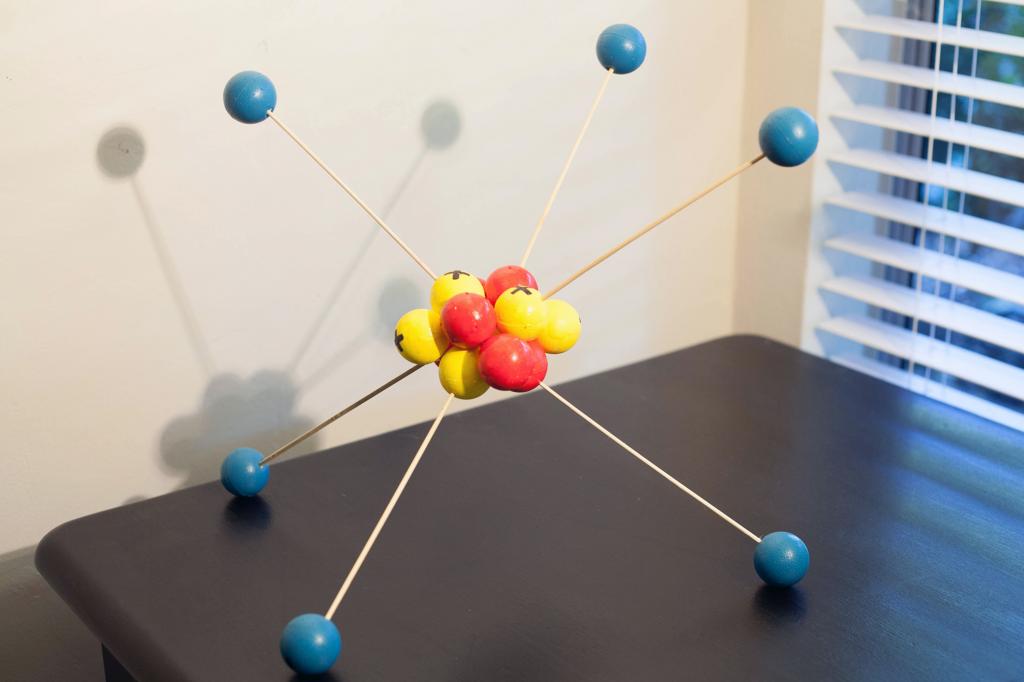 Kwantowy model mechaniczny atomu wodoru