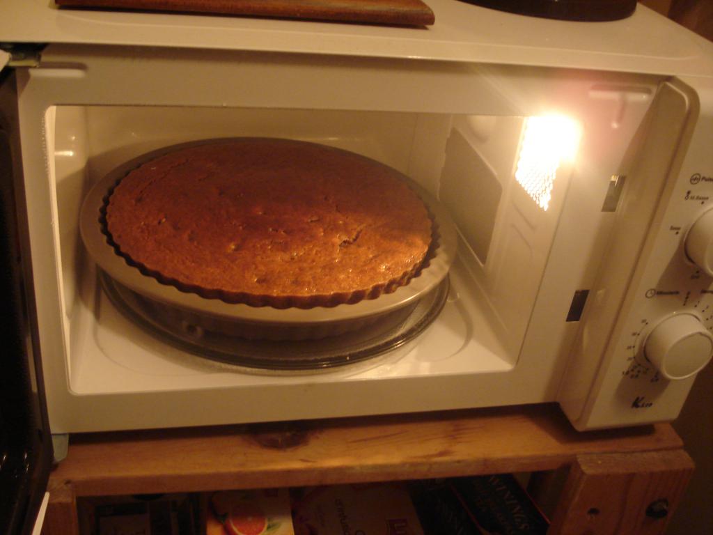 Come cucinare una torta nel microonde