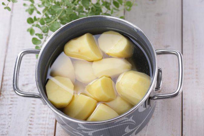 kako narediti surovo krompirjevo solato