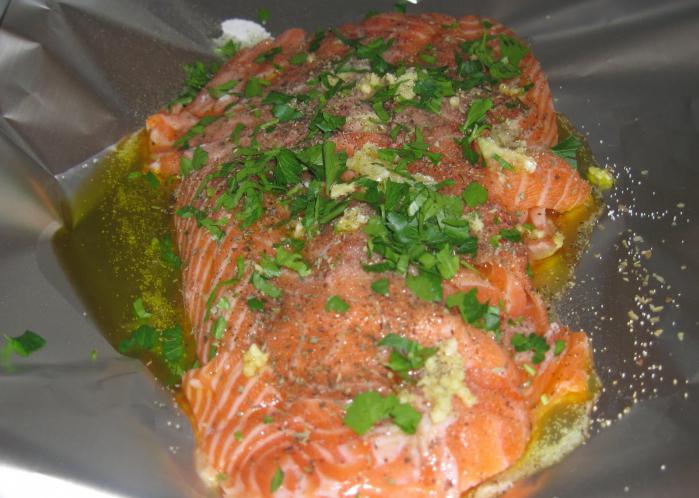 salmone rosa nella ricetta del forno