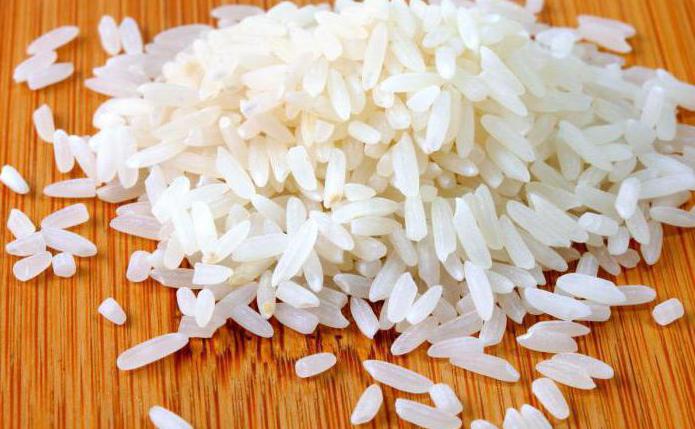 preparazione per l'insalata invernale con riso