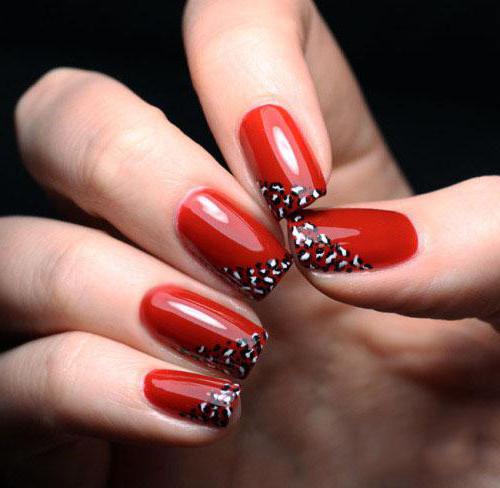 czerwony czarny manicure