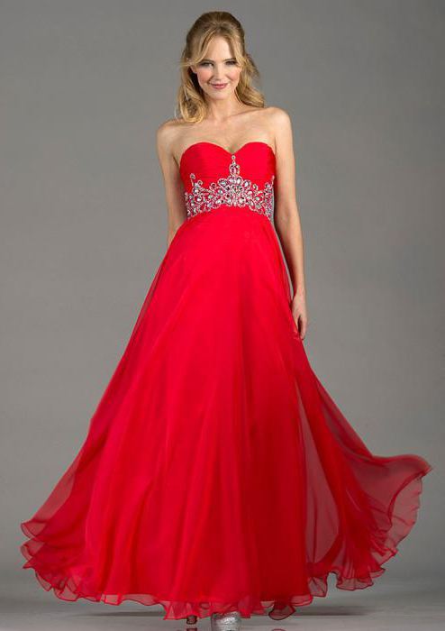 червена вечерна рокля