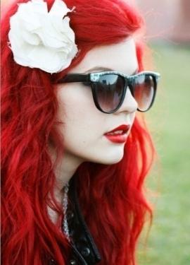 rdeče dolge lase