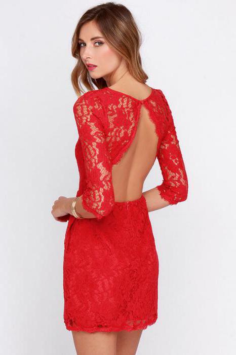 Червена дантелена рокля с отворена гръб
