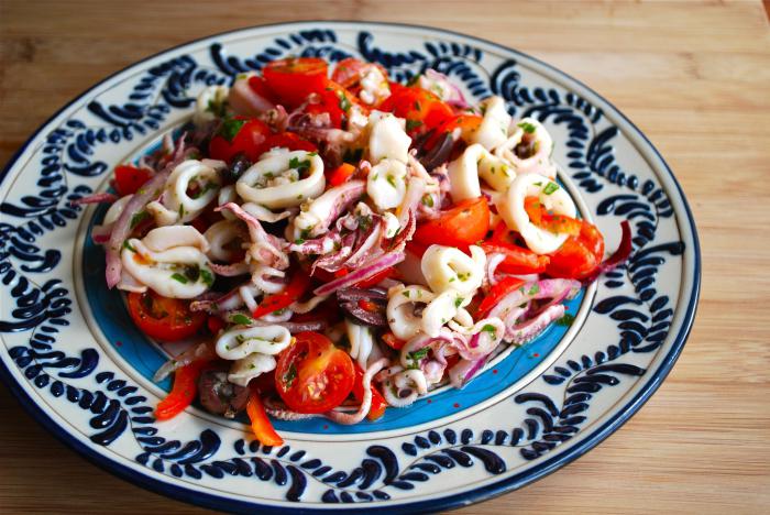 insalata di mar rosso con calamari