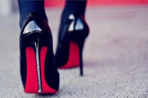 Червени обувки с подметка