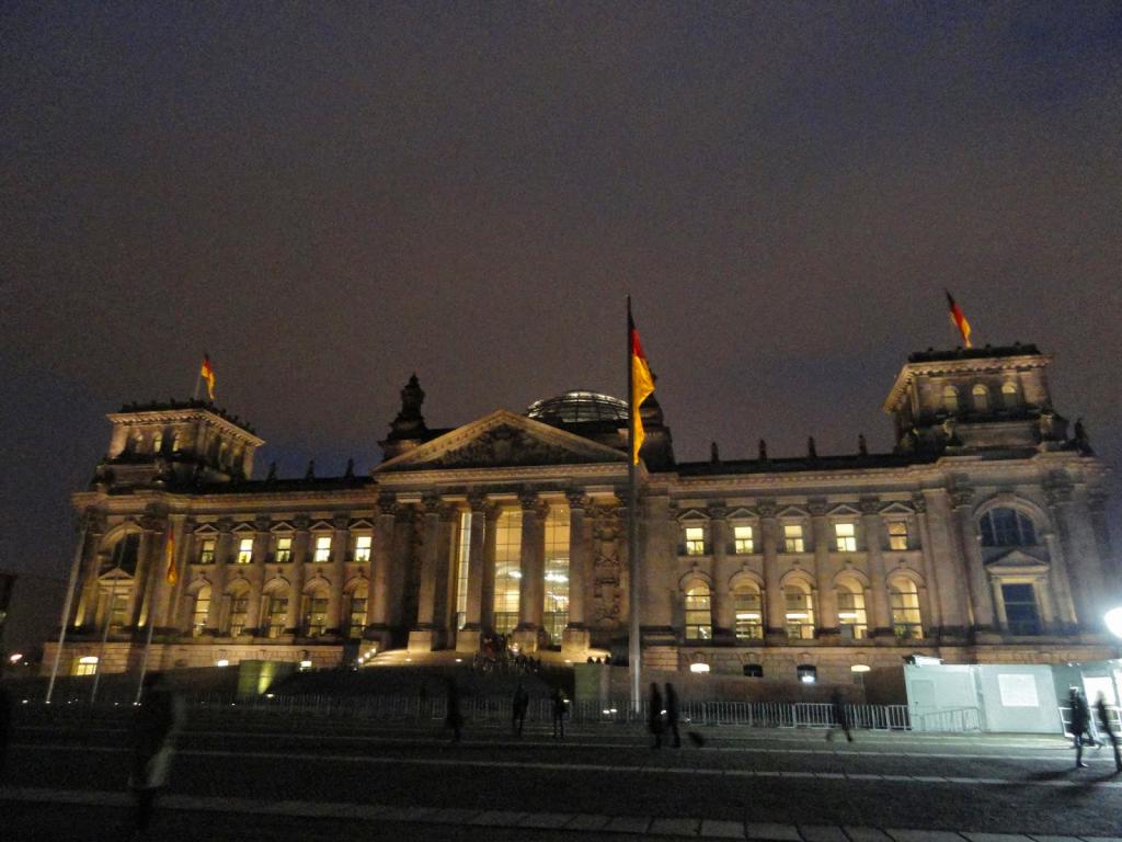 Reichstag w nocy