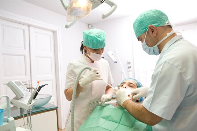 operacijska resekcija vrha korijena zuba