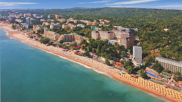 Písečná pláž podél Černého moře