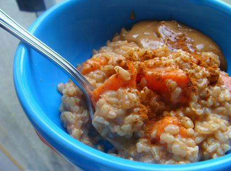 porridge di latte di riso in una ricetta di cottura crock-pot
