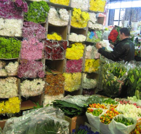 велепродајно тржиште цвећа у Риги
