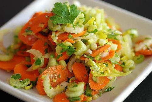 celer a mrkvový salát