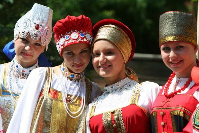 Руската народна носия го направи сами
