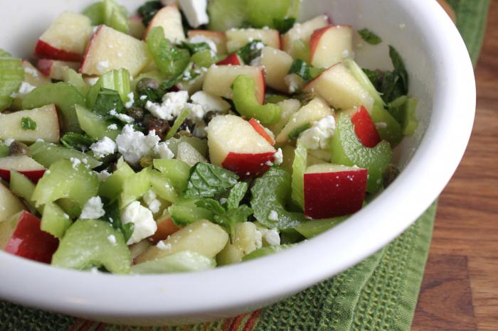 Salata od celera i jabuka