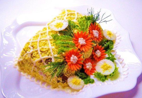 salata od pileće jetre i ukiseljenih krastavaca