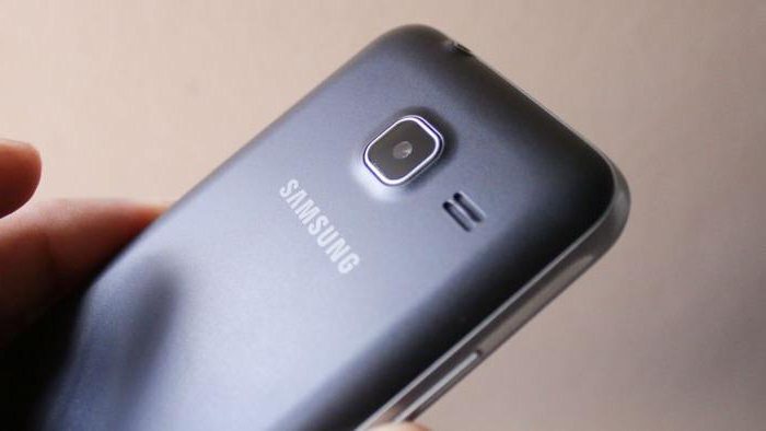 pregledi za pametni telefon Samsung Galaxy j1