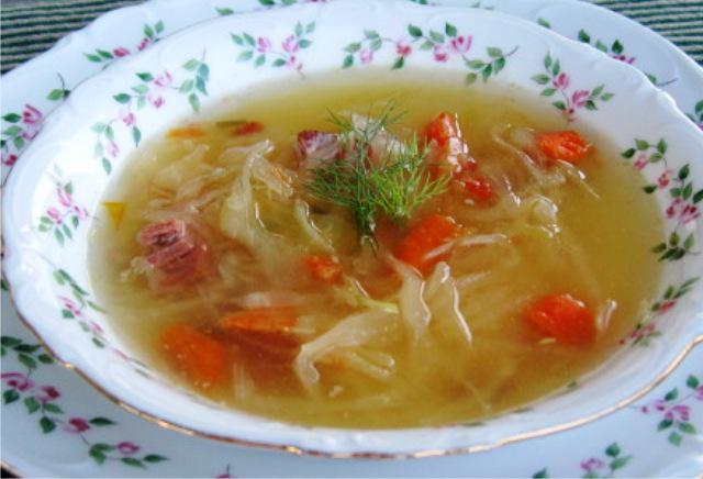 Cuocere la zuppa con i crauti
