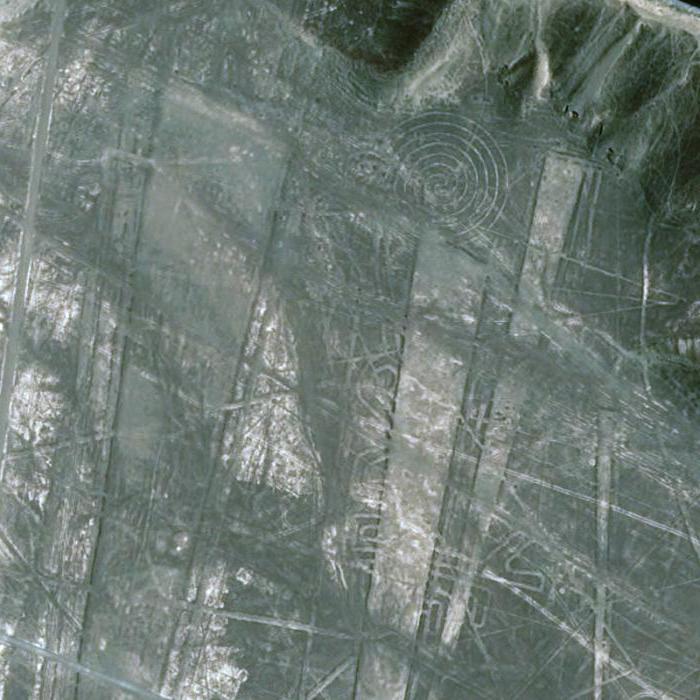 zdjęcia na płaskowyżu Nazca z satelity
