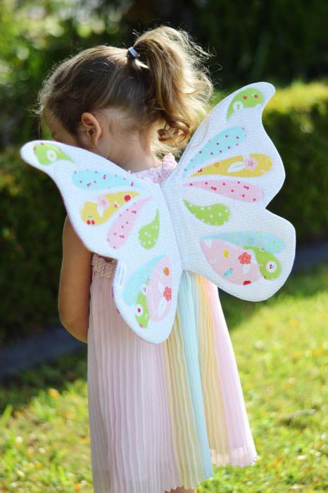 motylkowy kostium dla dziewczynki zrób to sam zdjęcie