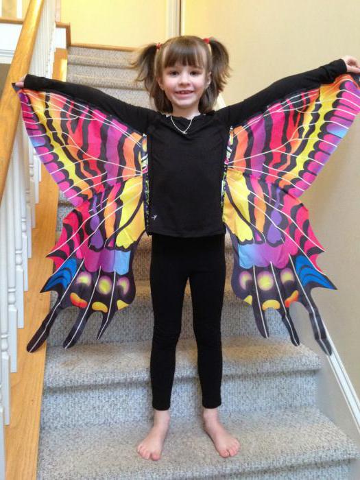 motýlí kostým pro dívku s vlastními vzory rukou