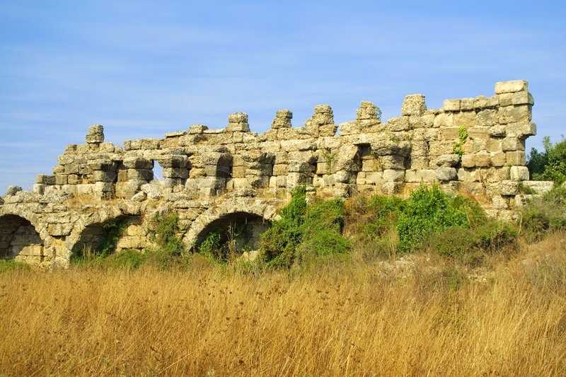 акведукт в Сиде