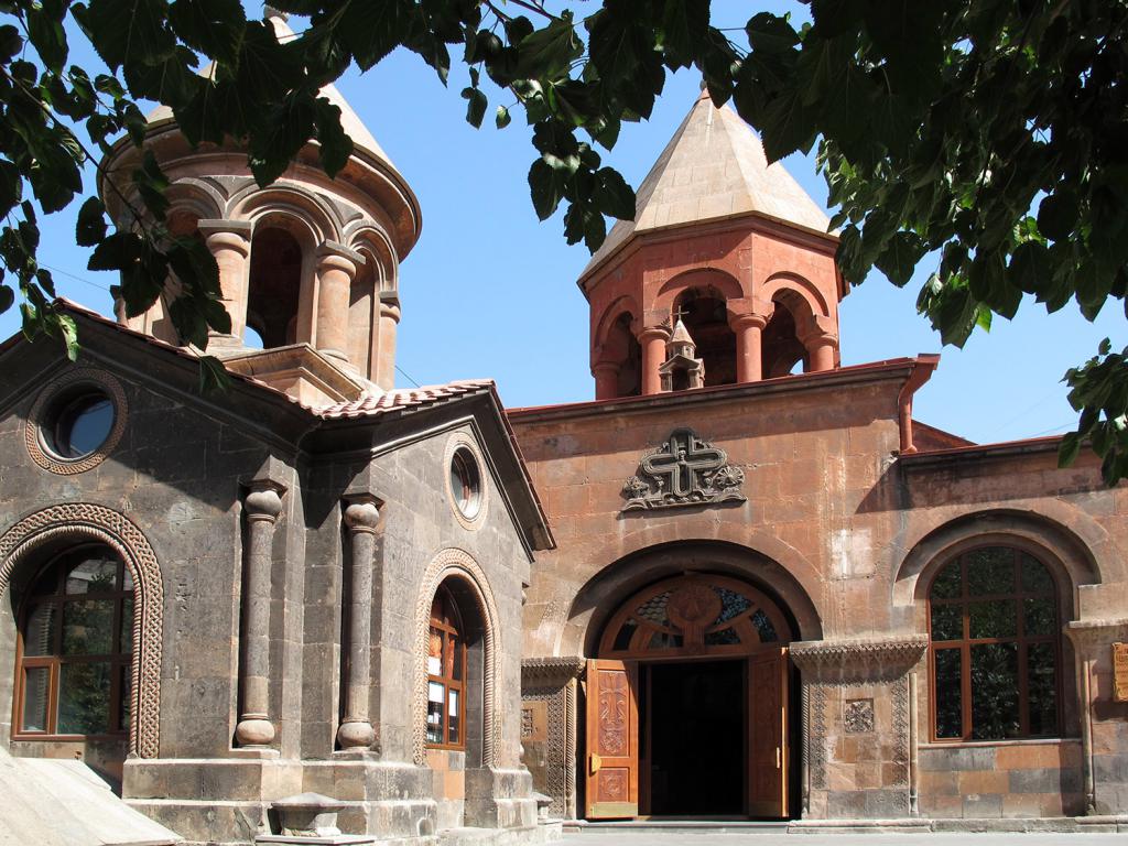 Hram Sv. Zarovora