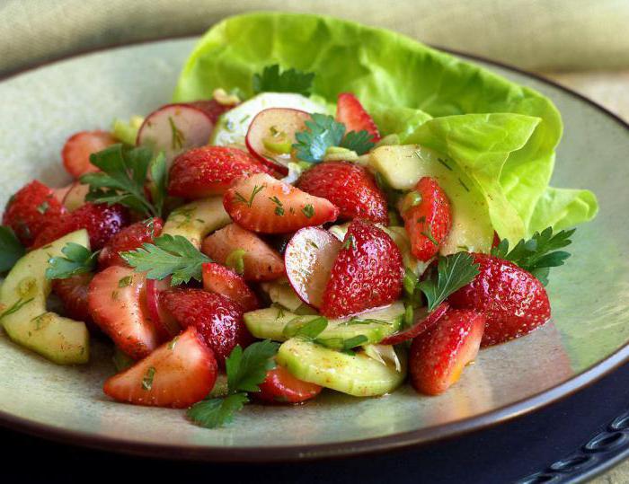 lehké letní saláty recepty