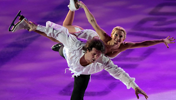 Artur Dmitriev in Oksana Kazakov na turneji