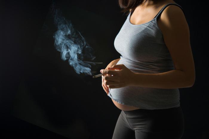 fumare durante le recensioni di gravidanza