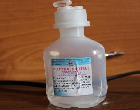 natrijev klorid intravenozno za kaj