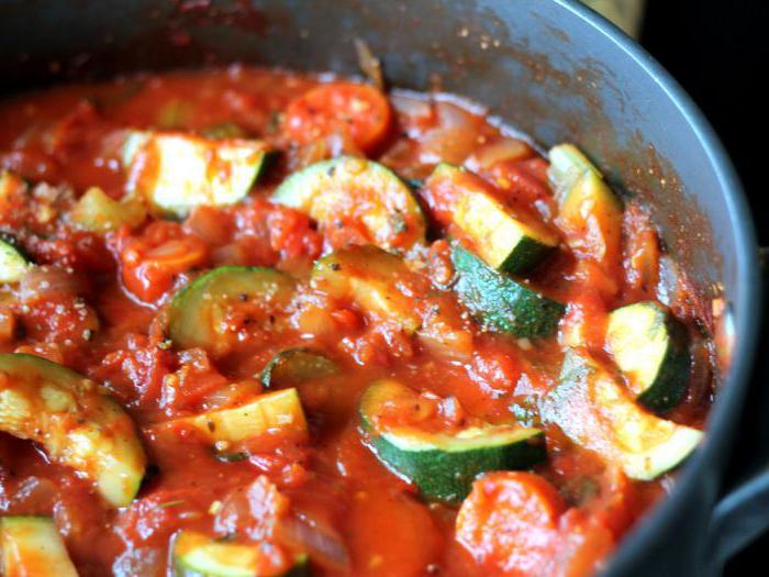 zucchine in salsa di pomodoro per le ricette invernali