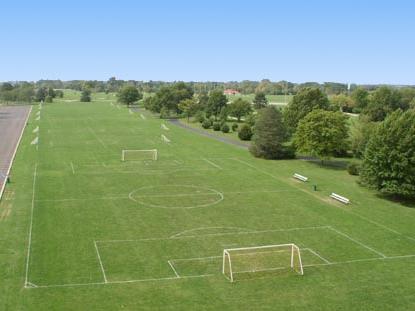 standardní fotbalové hřiště