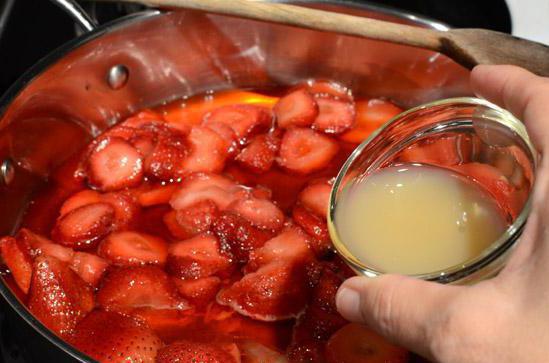Confettura di fragole con ricetta di salsa di mele