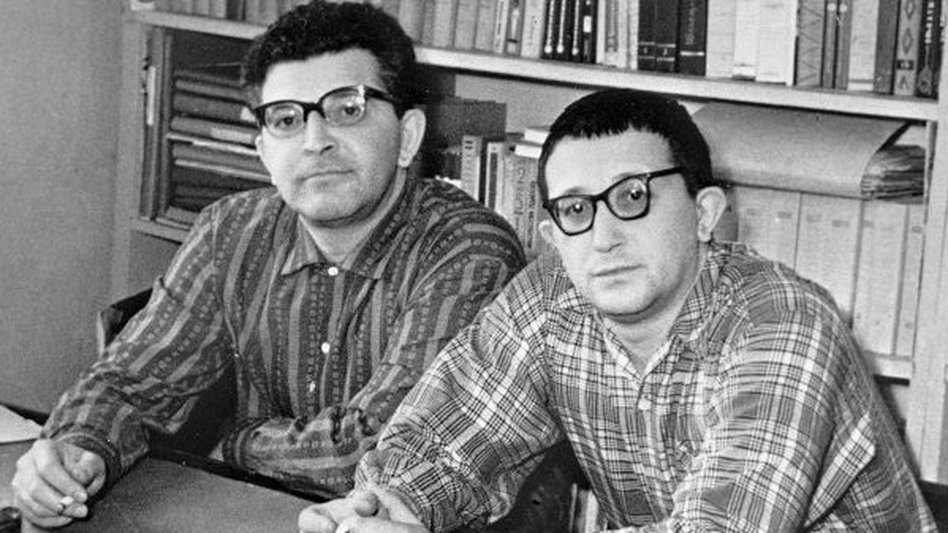 Аркадий (вляво) и Борис (вдясно) Стругацки