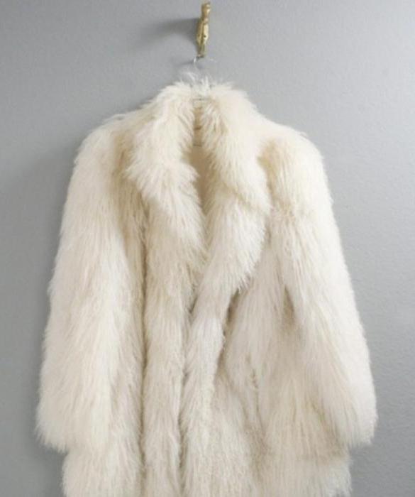 бяло кожено палто с качулка